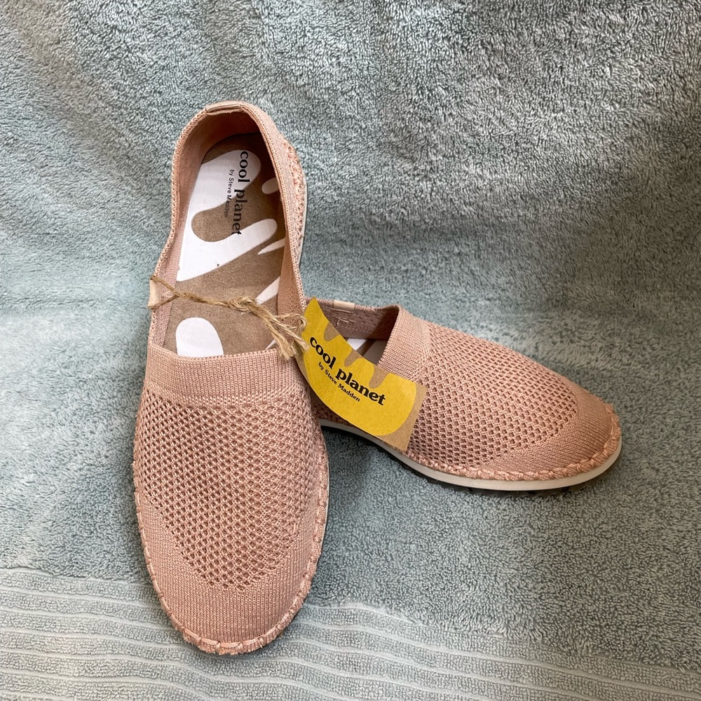 NWT - Steve Madden cool planet mesh slip ons